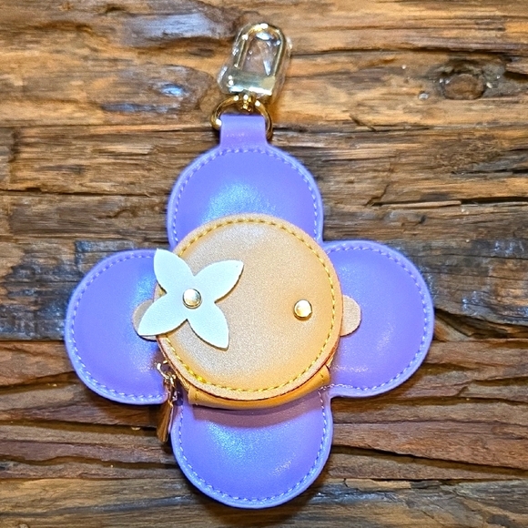 FASHION - Flower, Purple Key Holder / Charm NWT - Picture 1 of 10